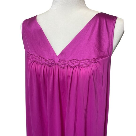 Vintage Vanity Fair Silky Nightgown Floral Purple Medium - Picture 2 of 5